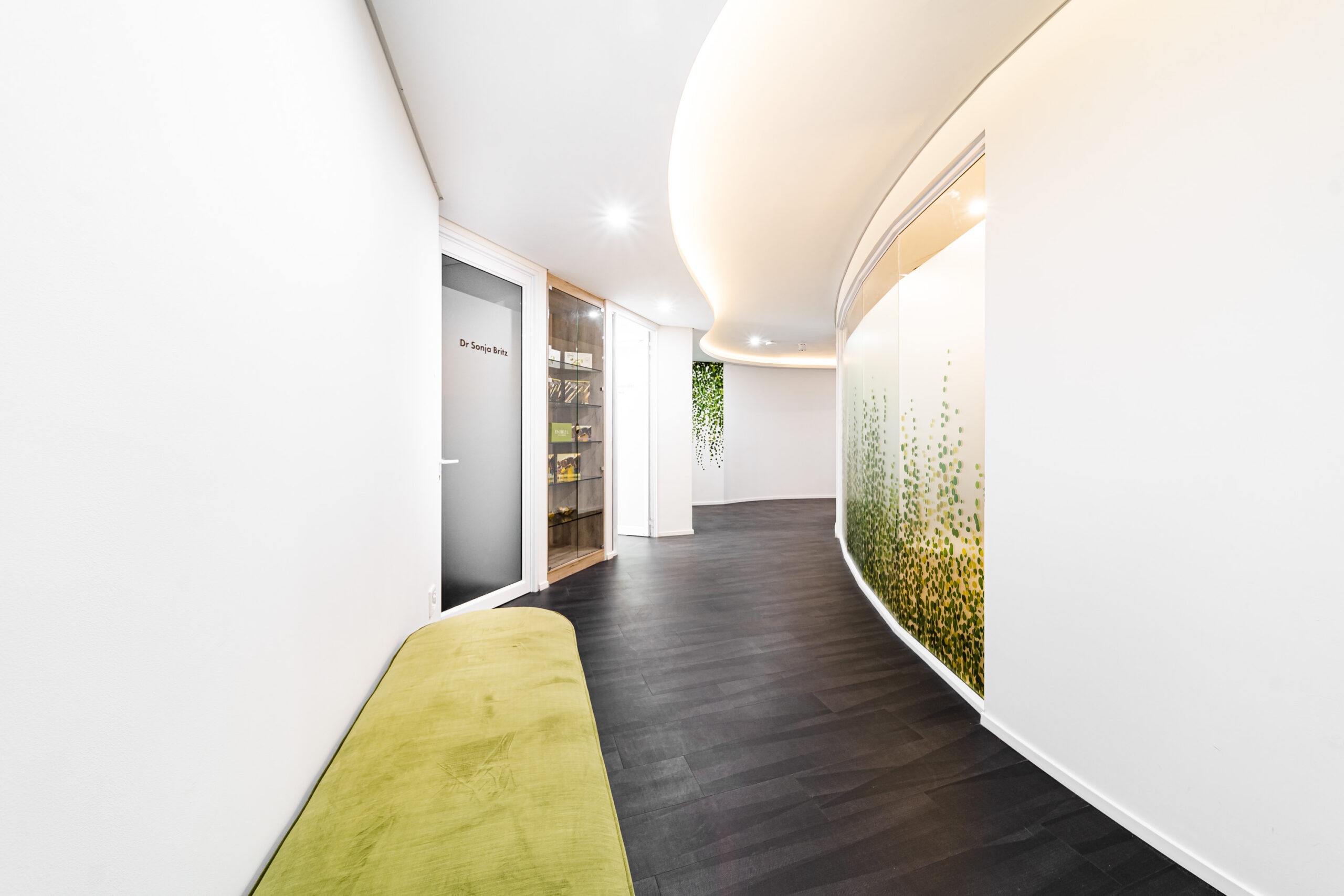 Cape Town dentist Enamel Clinic ensuring patient comfort with wide corridors
