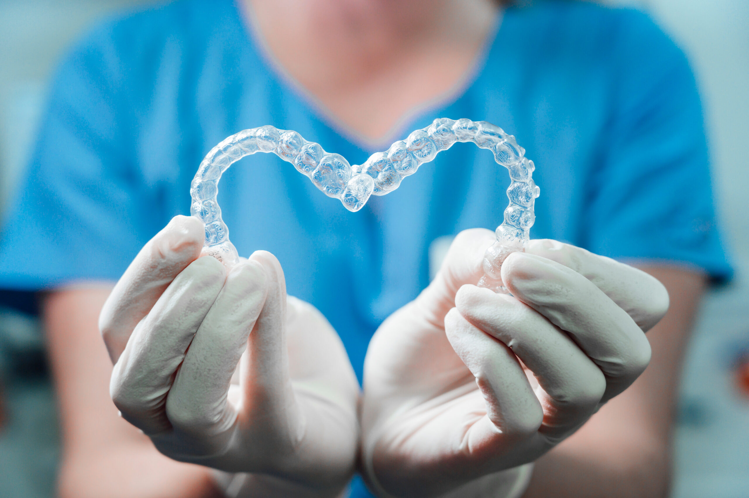 modern orthodontics solution : clear aligners 